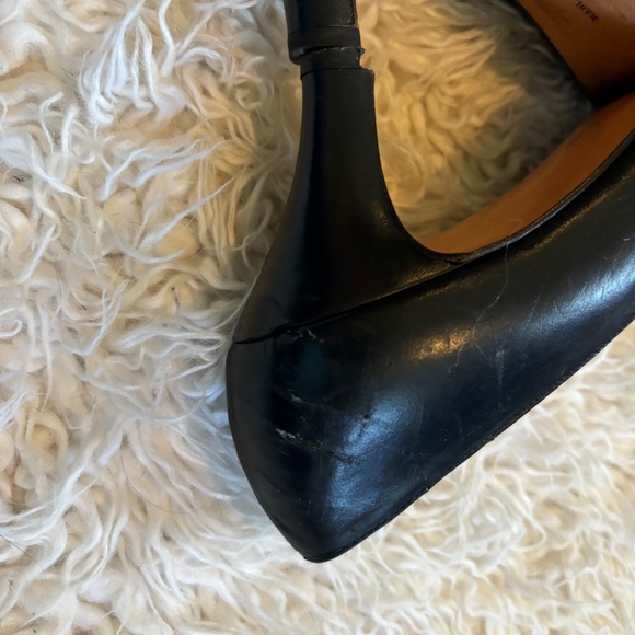Salvatore Ferragamo Navy Blue Heels - Size 7.5B - Picture 5 of 7